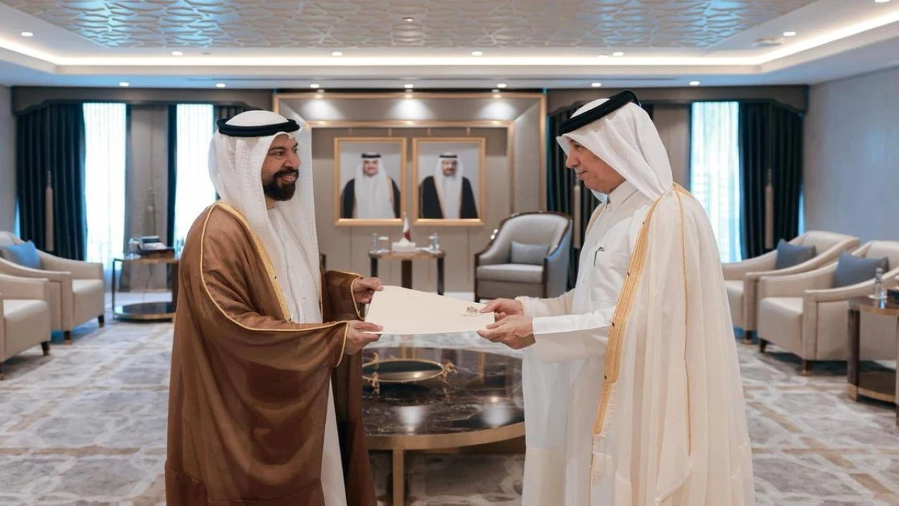 سفير الإمارات يسلم أوراق اعتماده لوزير الخارجية القطري